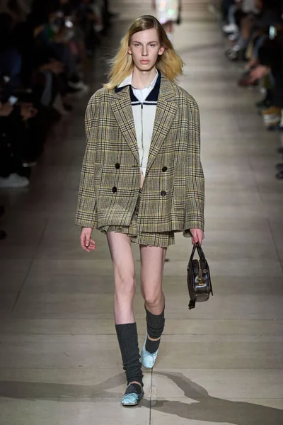 Look 23